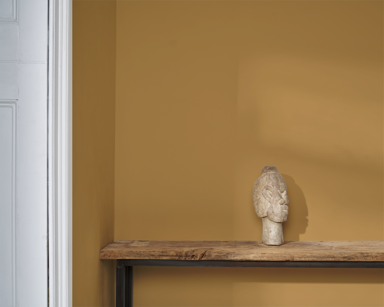 Carnaby_Yellow_Wall_Paint_Head_Sculpture_Wandfarbe
